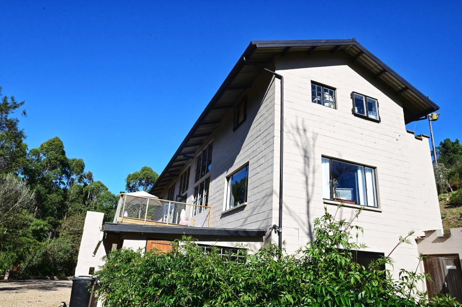 8 Bedroom Property for Sale in Hoekwil Western Cape